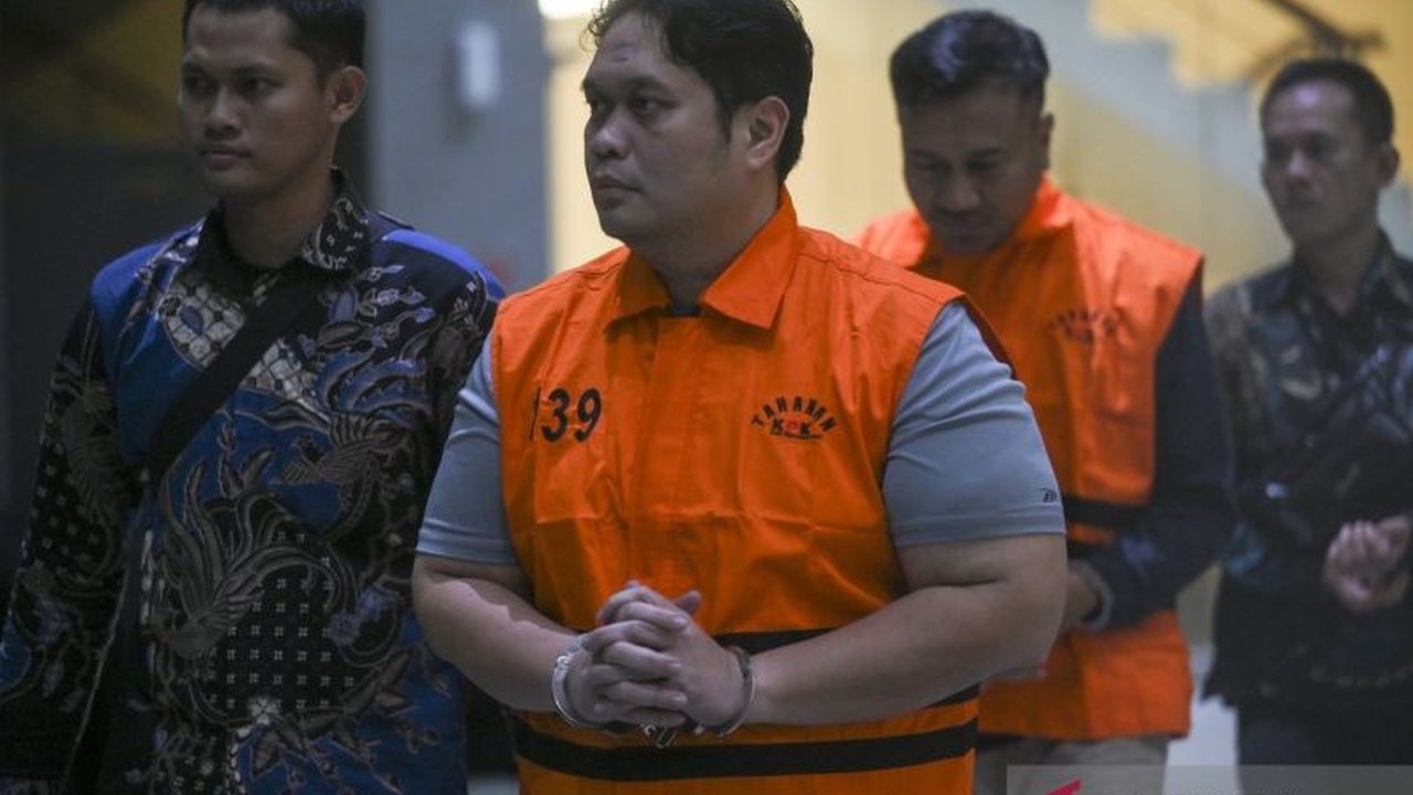 Komisi Pemberantasan Korupsi (KPK) mengendus Dugaan Korupsi Kajari Hulu Sungai Utara, Albertinus Parlinggoman Napitupulu, yang mencapai Rp1,5 miliar dari berbagai modus. Simak selengkapnya!