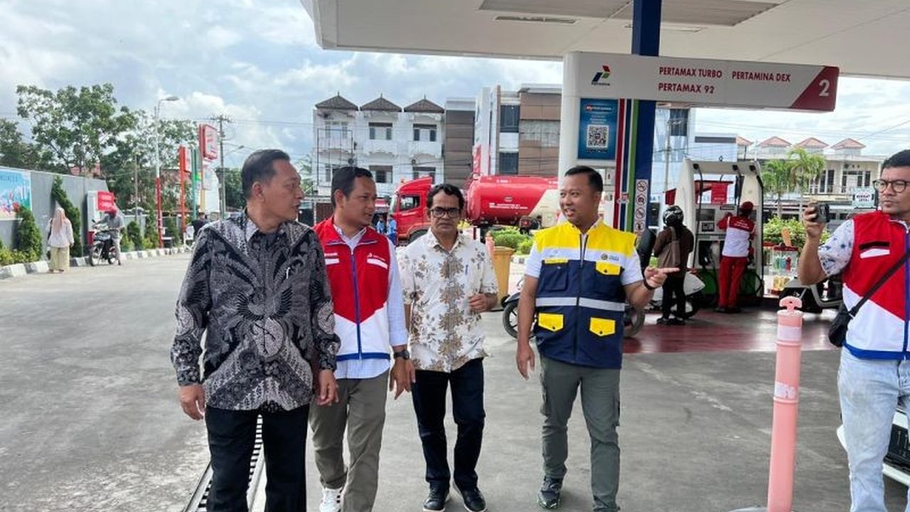 Kondisi stok dan distribusi bahan bakar minyak (BBM) di Banda Aceh berangsur pulih setelah bencana banjir, dengan BPH Migas terus memantau untuk memastikan layanan energi tetap berjalan optimal.
