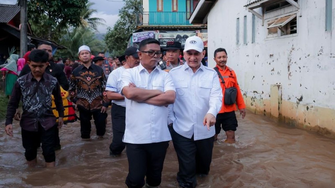Gubernur Banten Andra Soni mendesak percepatan Normalisasi Sungai Cikalumpa sebagai solusi permanen atasi banjir berulang di Serang, mengingat dampak pendangkalan yang kian parah.