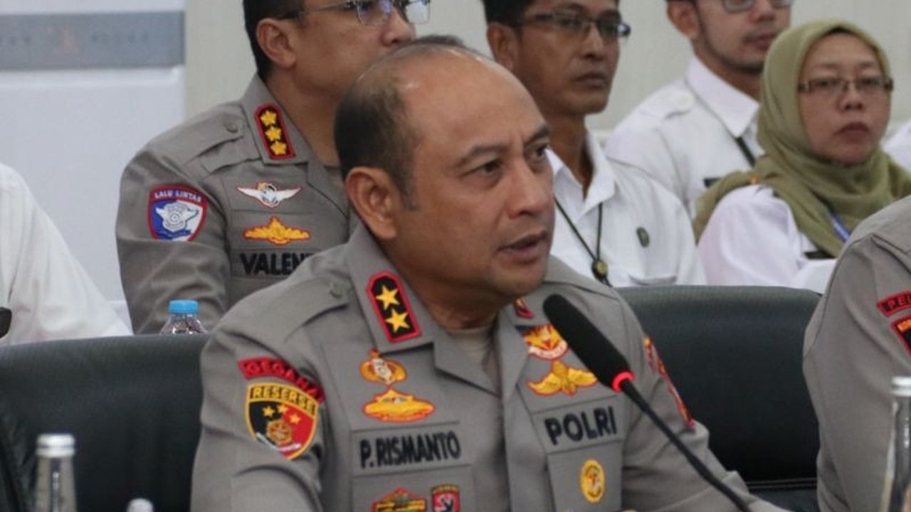 Polda Kalbar siapkan ribuan personel gabungan dalam Operasi Lilin Kapuas 2025 untuk menjamin keamanan dan kelancaran perayaan Natal 2025 dan Tahun Baru 2026 di Bumi Khatulistiwa.