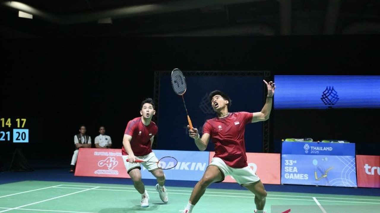 Pasangan ganda putra Indonesia, Sabar/Reza, harus Sabar Reza Kandas di babak semifinal BWF World Tour Finals 2025 akibat cedera pergelangan kaki yang dialami Moh Reza Pahlevi Isfahani.
