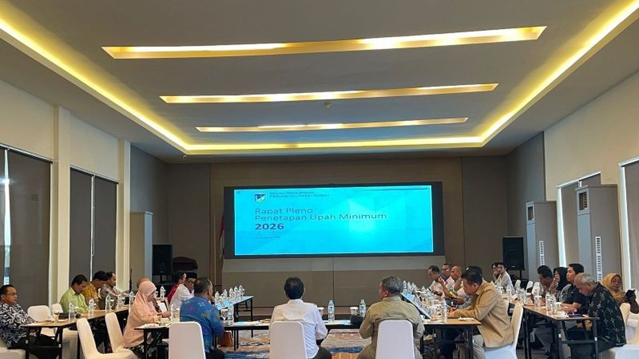 Dewan Pengupahan Provinsi Sulawesi Tengah telah resmi menyepakati UMP Sulteng 2026 sebesar Rp3.179.565, naik 9,08 persen, diharapkan menjaga kesejahteraan pekerja dan iklim investasi daerah.