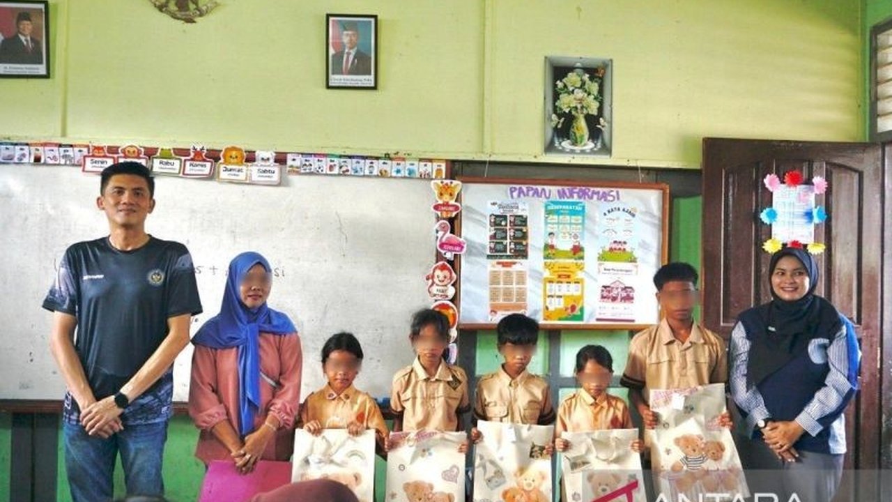 Lapas Kelas II B Tanjungpandan menunjukkan kepedulian nyata terhadap dunia pendidikan dengan menyalurkan bantuan perlengkapan sekolah dan pelunasan uang komite bagi siswa kurang mampu di Belitung.