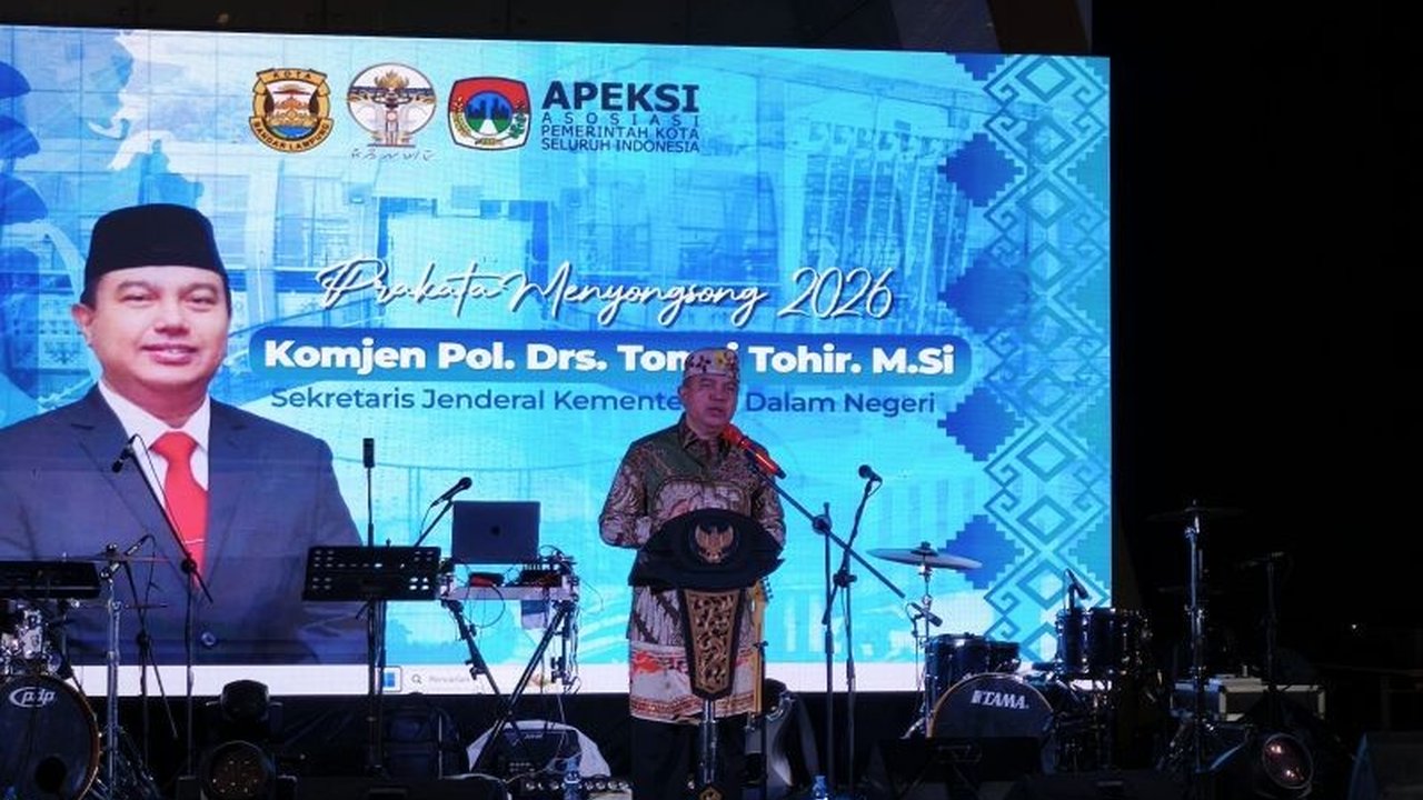 Kementerian Dalam Negeri (Kemendagri) mendorong pemerintah daerah proaktif memanfaatkan program pusat seperti Makan Bergizi Gratis dan 3 Juta Rumah guna meningkatkan pertumbuhan ekonomi lokal secara signifikan.