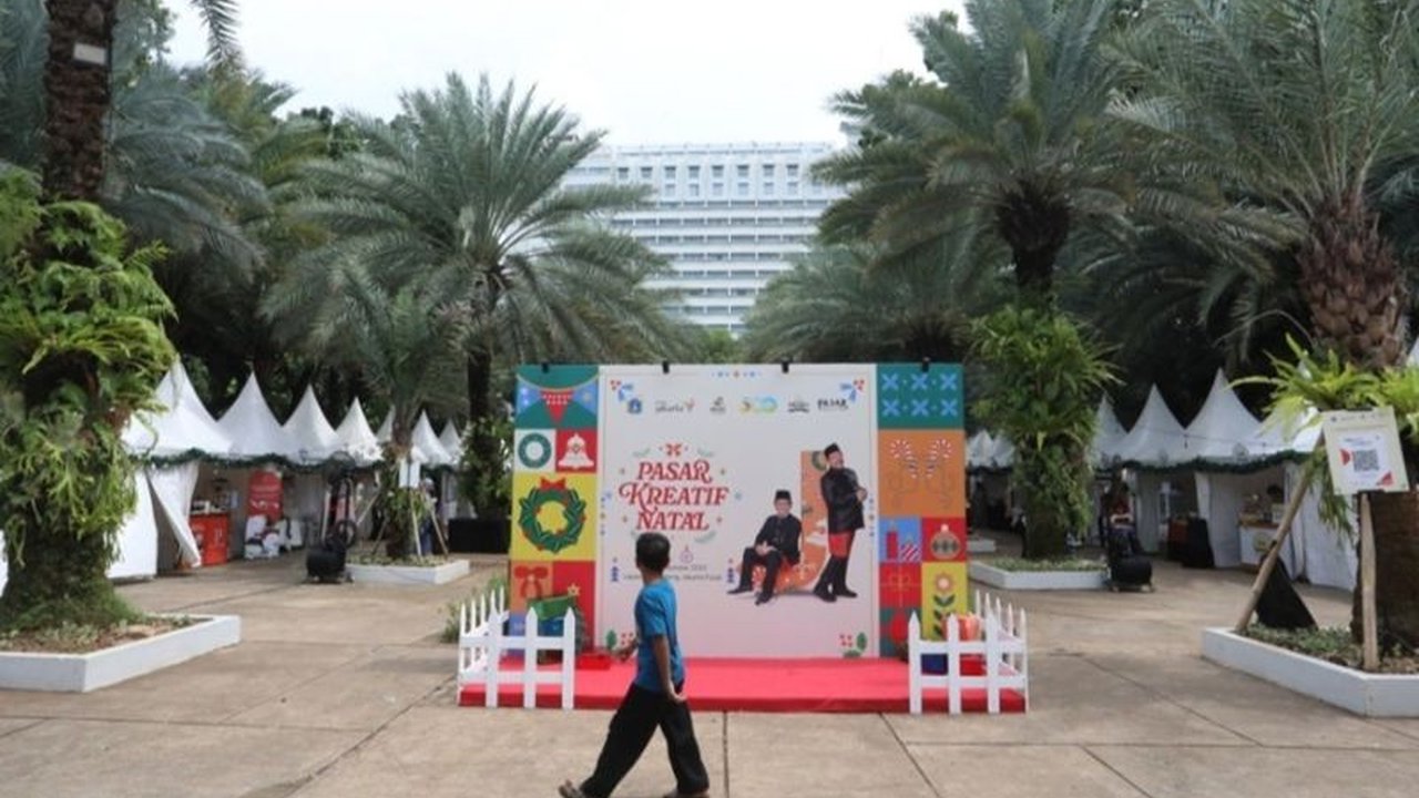 Pemprov DKI Jakarta kembali menggelar Pasar Kreatif Natal 2025 di Taman Lapangan Banteng, menghadirkan beragam hiburan, talkshow, pameran UMKM, dan kompetisi untuk menyemarakkan Natal dan mendukung ekonomi kreatif.