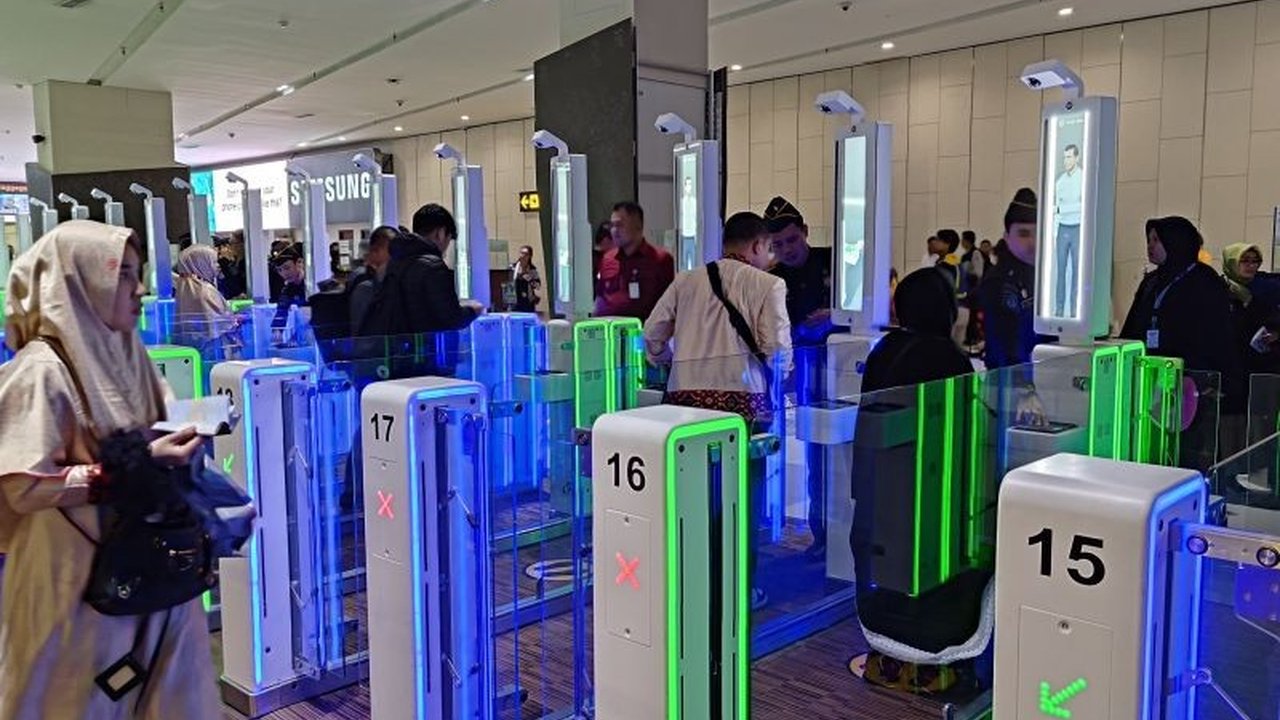 Kantor Imigrasi Soekarno-Hatta (Soetta) menolak 727 Warga Negara Asing (WNA) masuk Indonesia sepanjang tahun 2025, menegaskan komitmen terhadap keamanan dan kepatuhan hukum keimigrasian.