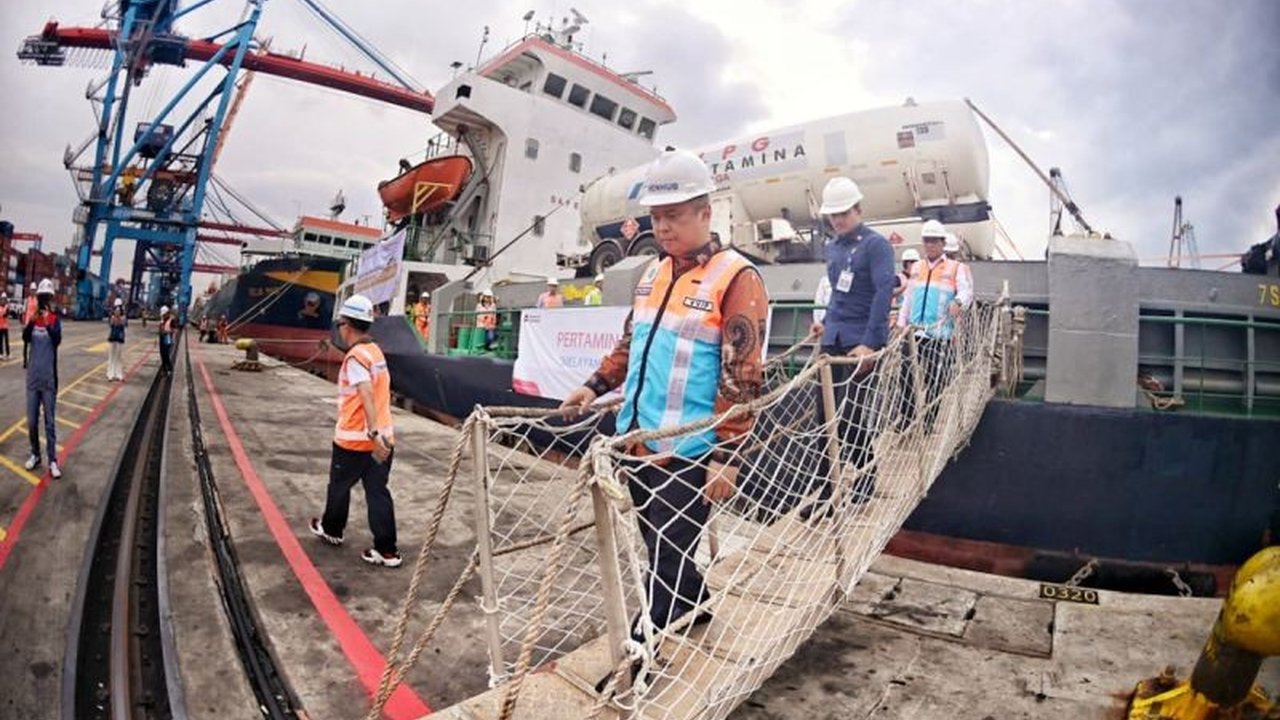 Menteri Perhubungan Dudy Purwagandhi menegaskan pengiriman Bantuan Aceh menggunakan Kapal Barito Mas adalah bukti nyata kehadiran negara, meringankan beban korban bencana banjir dan tanah longsor.