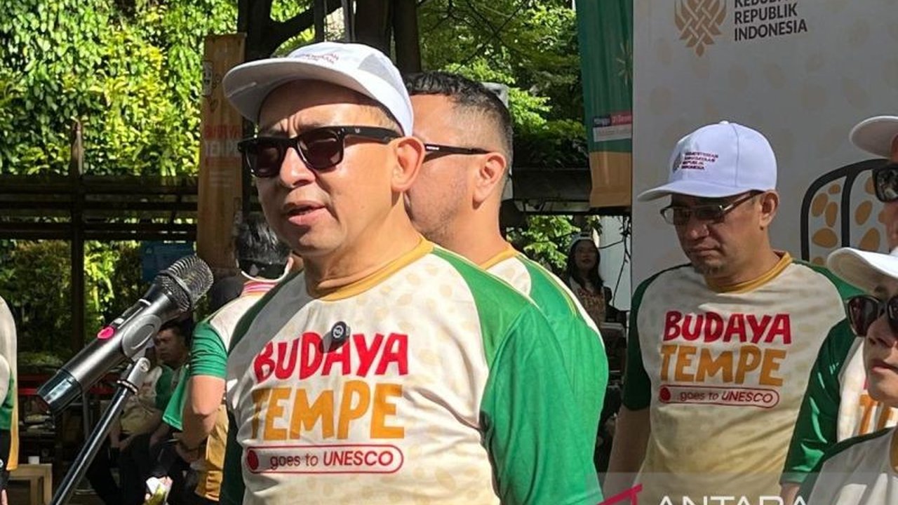 Menteri Kebudayaan Fadli Zon melihat potensi besar tempe sebagai senjata gastrodiplomasi Indonesia, mendorong kolaborasi ahli dan perajin untuk mengangkat citra kuliner nusantara.