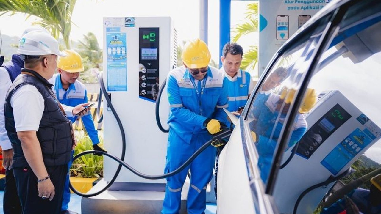 Melalui PLN Mobile EVenture, PT PLN (Persero) memastikan kesiapan SPKLU Nataru 2025/2026 di jalur strategis, menjamin perjalanan nyaman bagi pengguna kendaraan listrik saat libur akhir tahun.