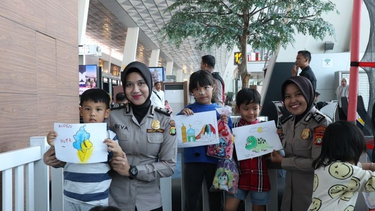 Polresta Bandara Soetta kembali mengaktifkan Pos Ramah Ibu dan Anak di Terminal 1, 2, dan 3 untuk kenyamanan pemudik selama Operasi Lilin Jaya 2025/2026, menawarkan fasilitas gratis dan keamanan ekstra.