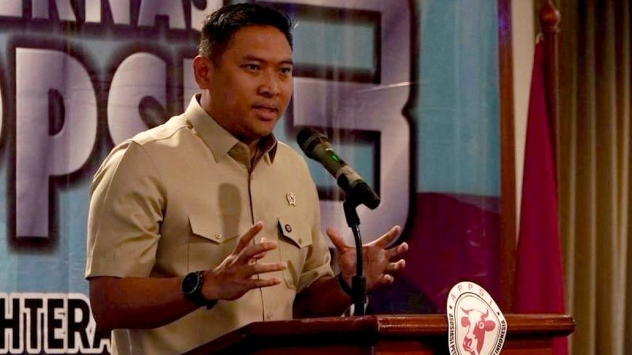 Wakil Menteri Pertanian (Wamentan) Sudaryono memastikan stok dan harga sapi hidup di tingkat produsen tetap stabil dan terkendali menjelang perayaan Natal dan Tahun Baru 2025/2026, bahkan di bawah harga acuan pemerintah, menjamin ketersediaan pangan bagi.