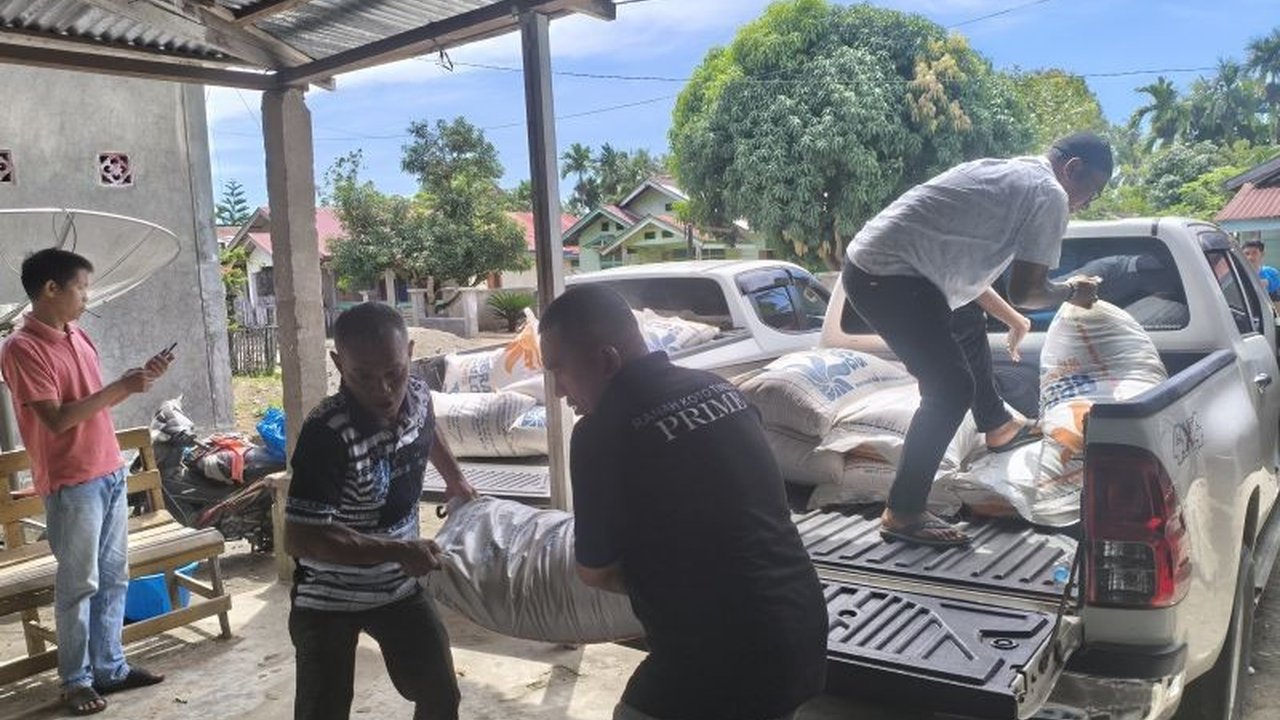 Pemerintah Kabupaten Pasaman Barat menyalurkan Bantuan Banjir Pasaman Barat untuk warga terdampak di Sikabau, sekaligus mengantisipasi potensi megathrust dengan menyiapkan shelter dan jalur evakuasi.