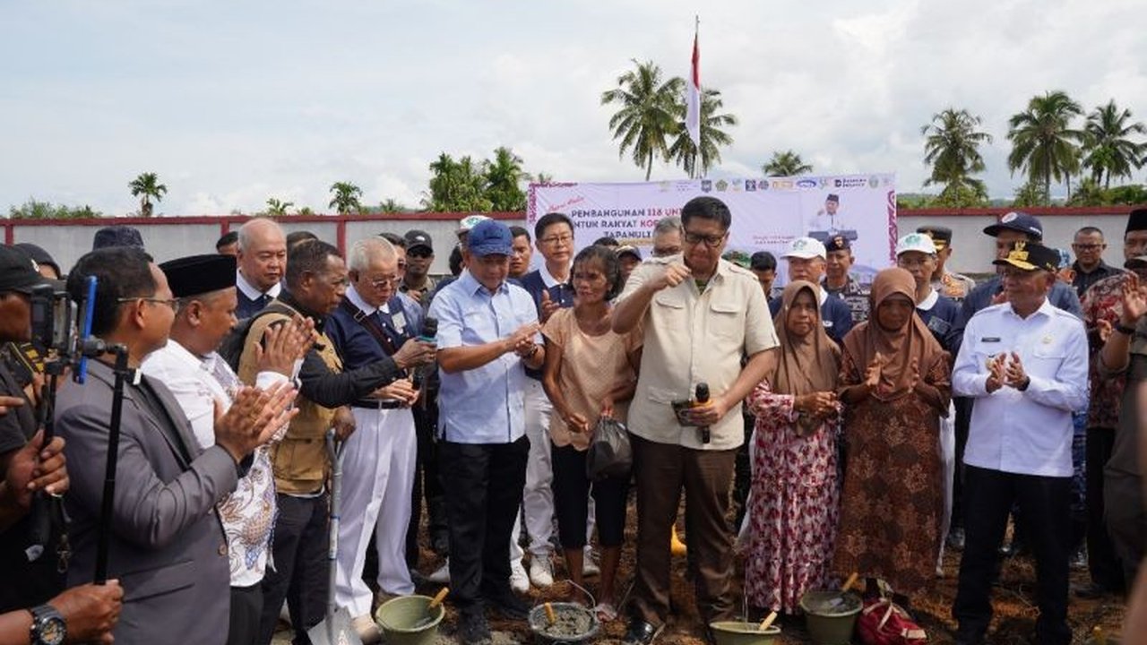 Menteri Dalam Negeri dan Menteri PKP memulai Pembangunan Hunian Tetap Tapteng bagi korban bencana di Tapanuli Tengah. Bagaimana sinergi pemerintah pusat dan daerah ini akan mempercepat pemulihan?