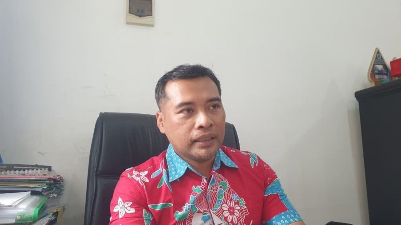Sebanyak 25 sekretaris desa (sekdes) berstatus ASN di Tulungagung masih bertahan di desa hingga akhir 2025. Simak alasan penarikan Sekdes ASN Tulungagung ini tertunda dan langkah Pemkab selanjutnya.