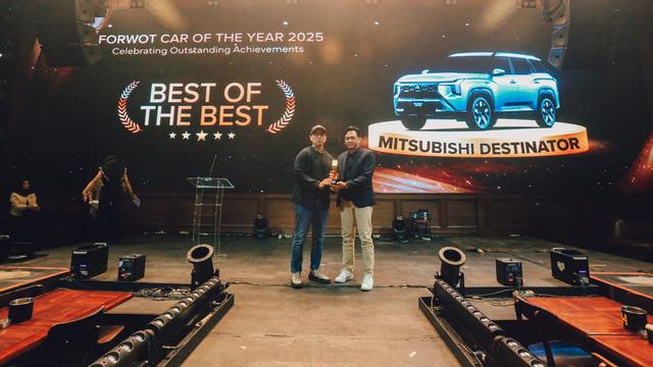 Pada malam anugerah yang dihelat di kawasan Jakarta Selatan pada Selasa (16/12/2025), Mitsubishi Destinator dinobatkan sebagai FORWOT Car of The Year (FCY) 2025. (FORWOT)