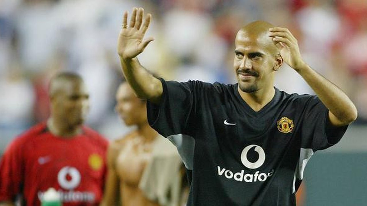6. Juan Sebastian Veron - Pemain asal Argentina ini diboyong Sir Alex Ferguson dari klub Serie A, Lazio. Harga Veron kala itu mencapai 38,34 juta pounds atau sekitar Rp727 miliar. (Laurenc