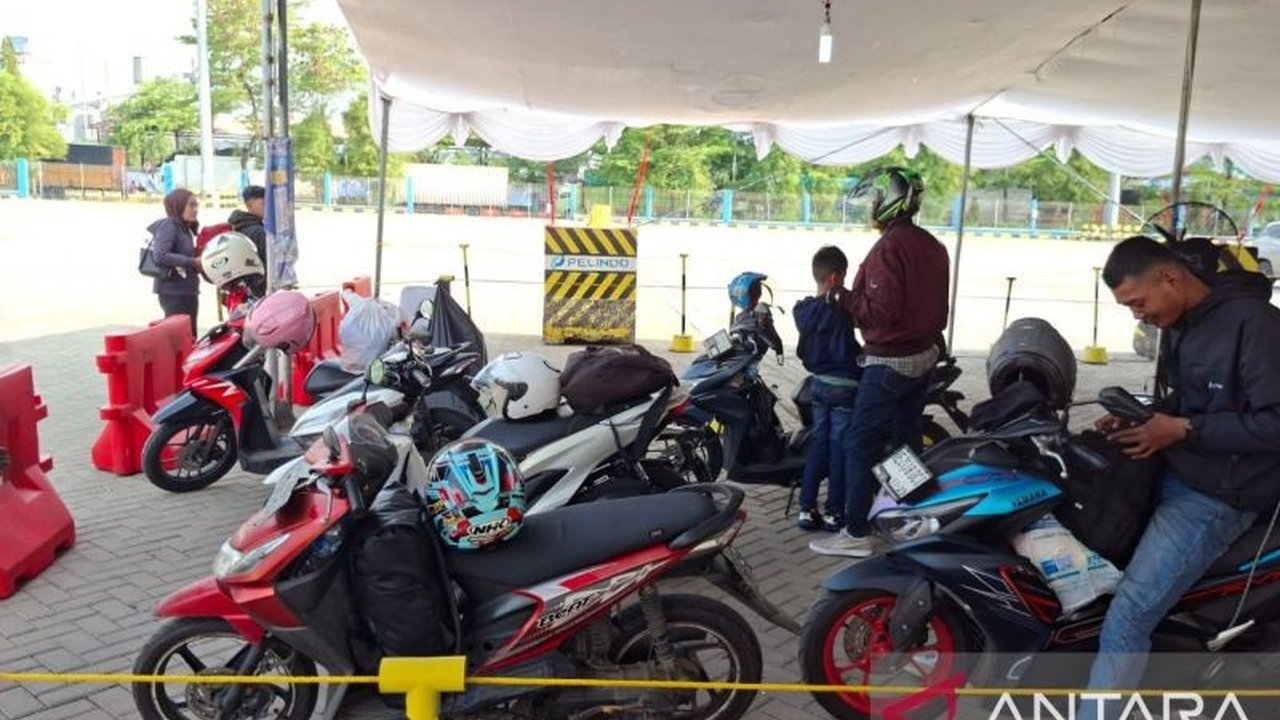 PT Pelindo Regional 2 Banten telah menyiapkan tiga dermaga utama di Pelabuhan Ciwandan untuk mengantisipasi lonjakan volume kendaraan selama masa Angkutan Natal 2025 dan Tahun Baru 2026, memastikan kelancaran arus mudik.