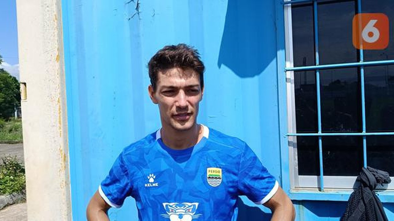 Bek anyar Persib Bandung, Federico Barba. (Muhammad Faqih/Bola.com)