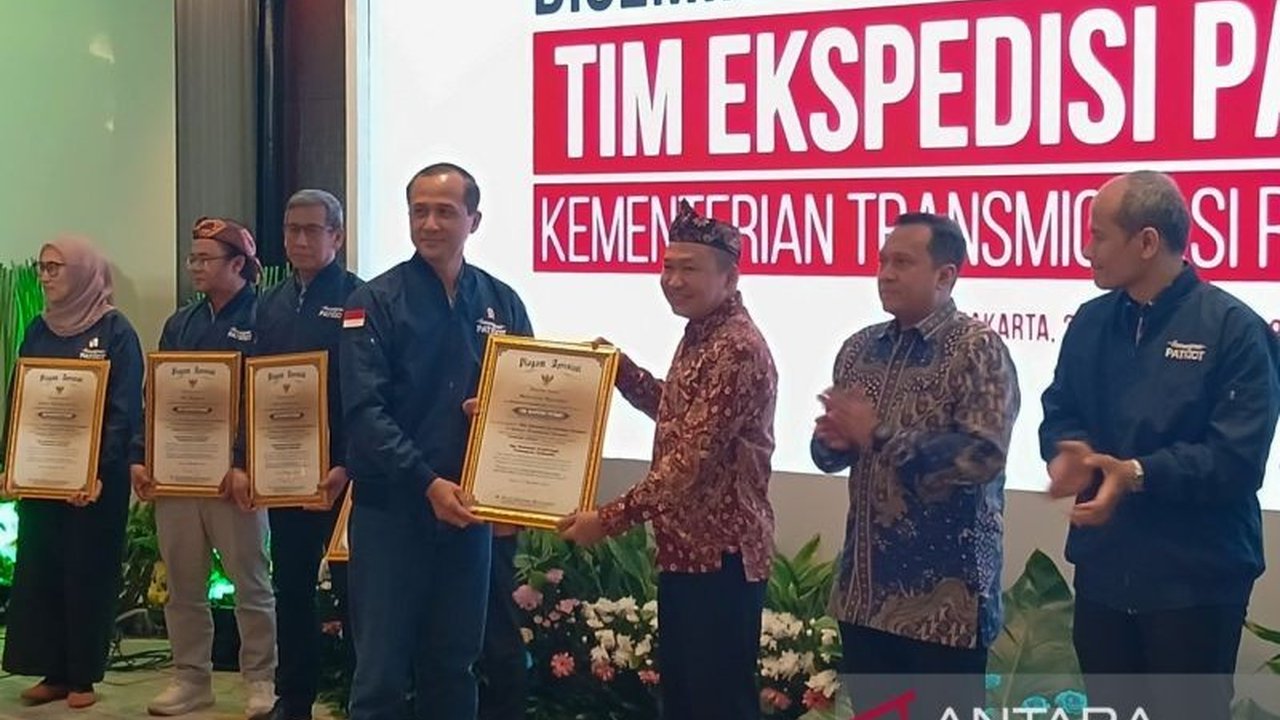 Kementerian Transmigrasi (Kementrans) memproyeksikan Potensi Ekspor Kawasan Transmigrasi di Indonesia mampu menyumbang hingga Rp120 triliun per tahun, namun tantangan infrastruktur masih menjadi hambatan utama.