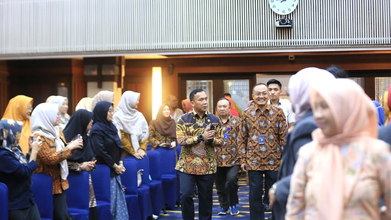 Peringati Hari Ibu, Menteri Wihaji Dukung Hak Perempuan Rencanakan Kehamilan