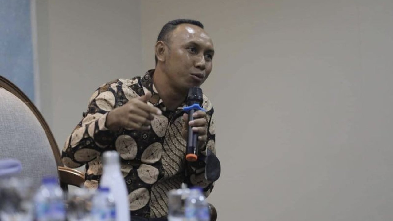 Revisi Undang-Undang Migas dinilai krusial untuk memperkuat lembaga pengelola hulu migas yang profesional dan independen. Simak pandangan pengamat mengenai potensi konflik kepentingan dan dampaknya pada investasi di sektor energi nasional.