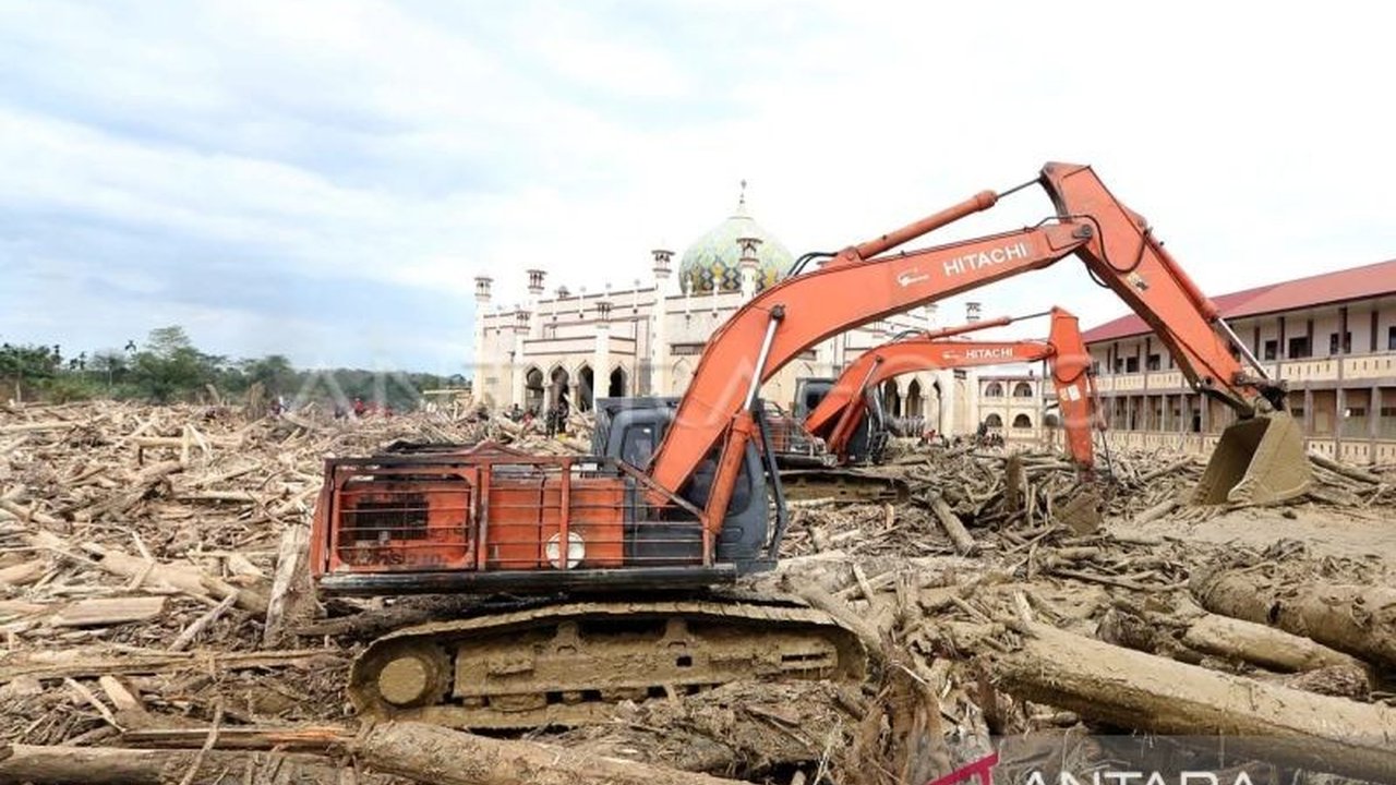 Pemerintah Aceh kembali memperpanjang status tanggap darurat bencana hidrometeorologi selama dua pekan ke depan, memastikan penanganan optimal bagi korban terdampak di seluruh wilayah.