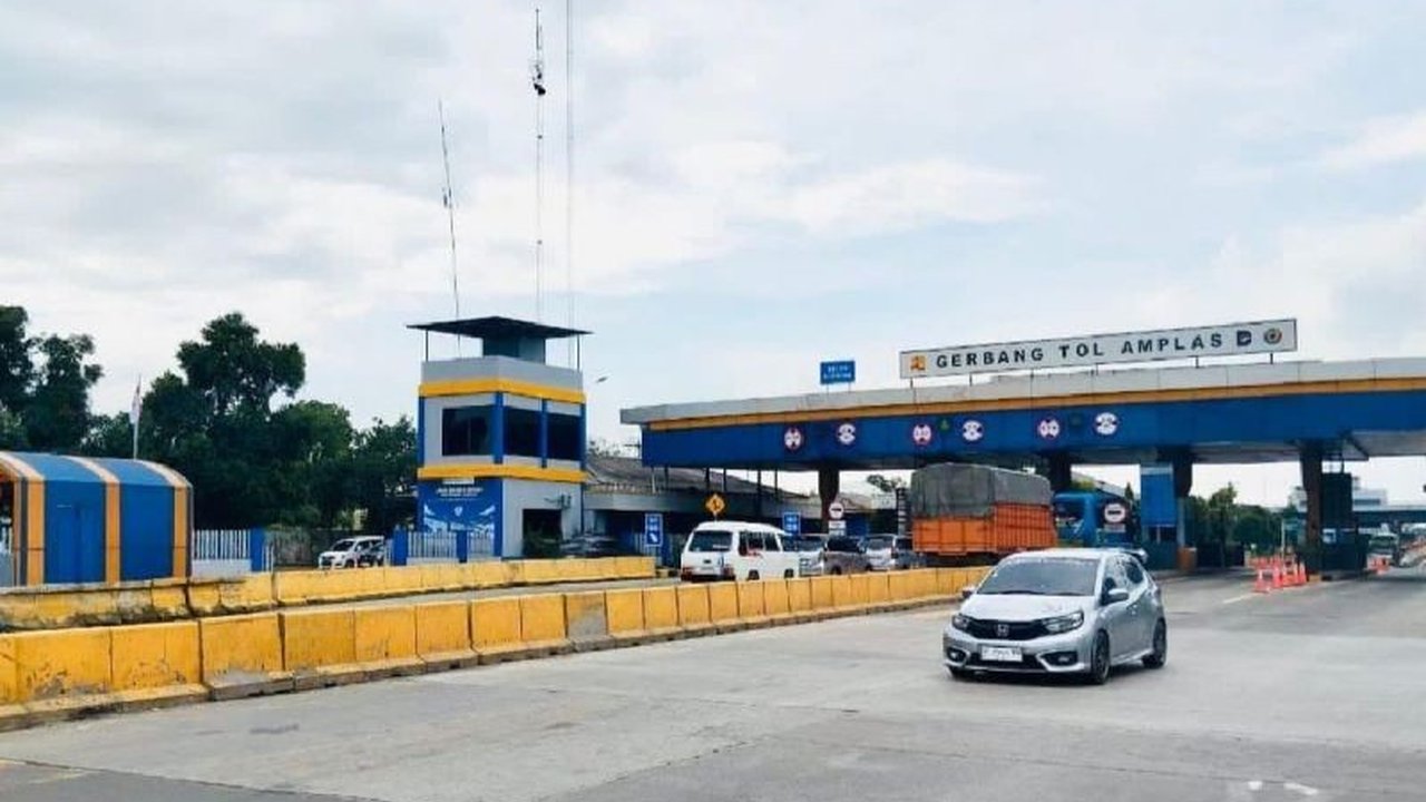 PT Jasa Marga (Persero) Tbk mencatat volume kendaraan libur Natal 2025 Medan melalui Gerbang Tol Amplas meningkat signifikan, mencapai lebih dari 144 ribu kendaraan masuk.