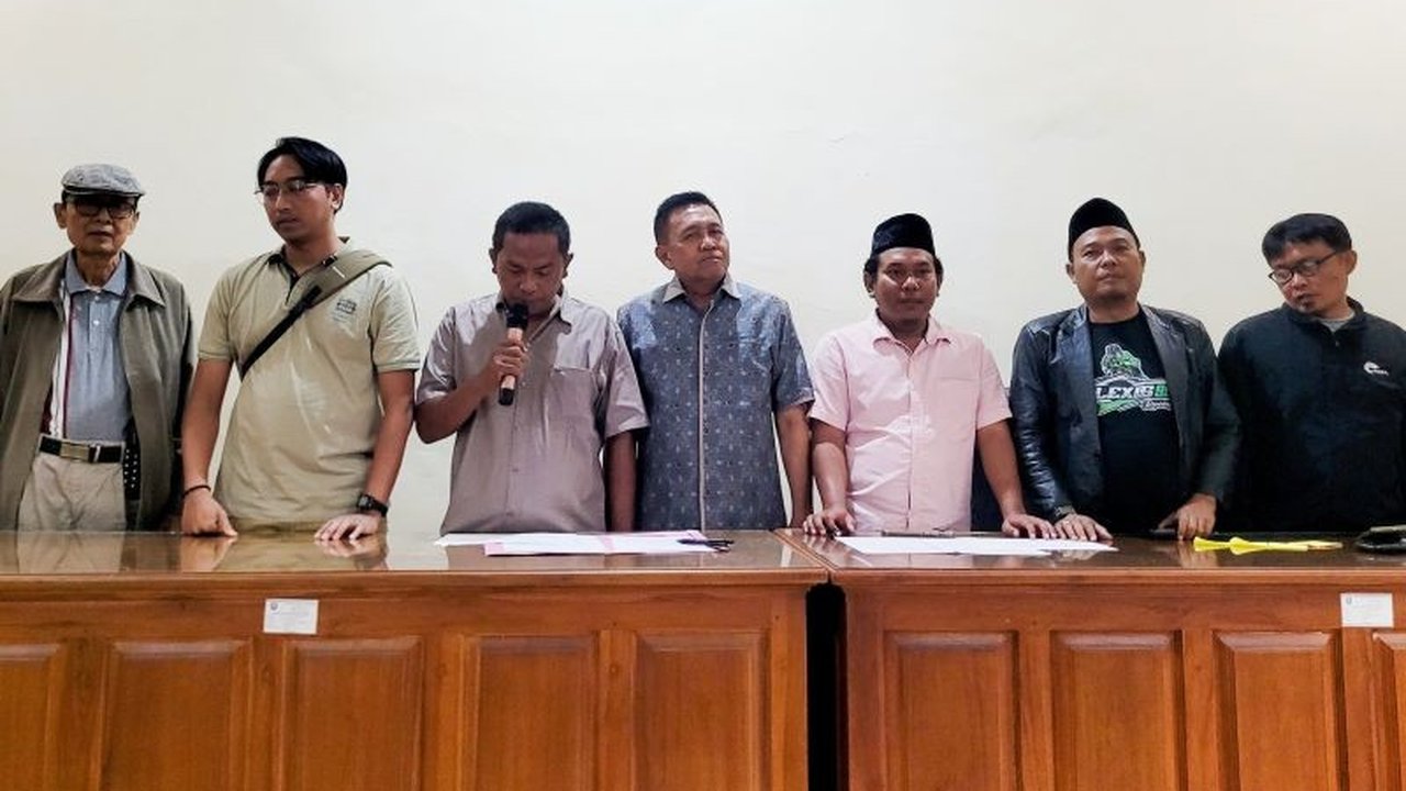 Dewan Pengupahan dan Serikat Pekerja Situbondo menolak UMK Situbondo 2026 yang ditetapkan Gubernur Jatim, meminta peninjauan ulang keputusan demi keadilan upah.