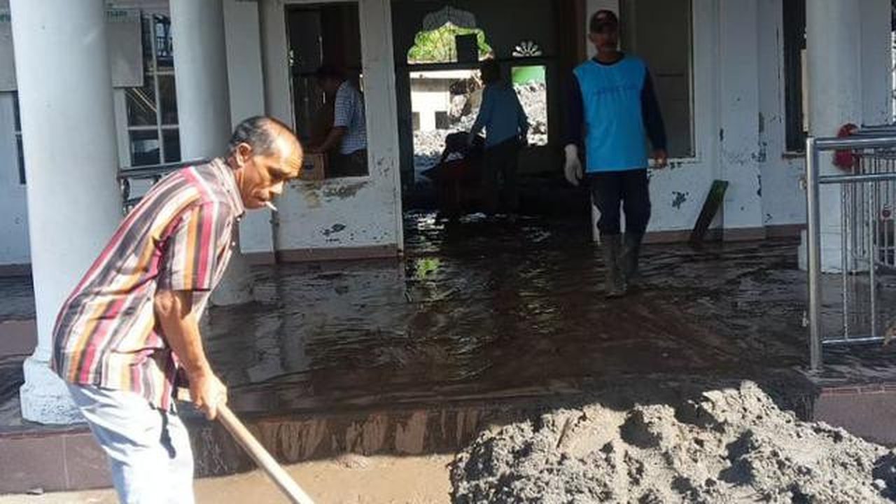 Banjir hantam desa di Bener Meriah Aceh. (Antara)