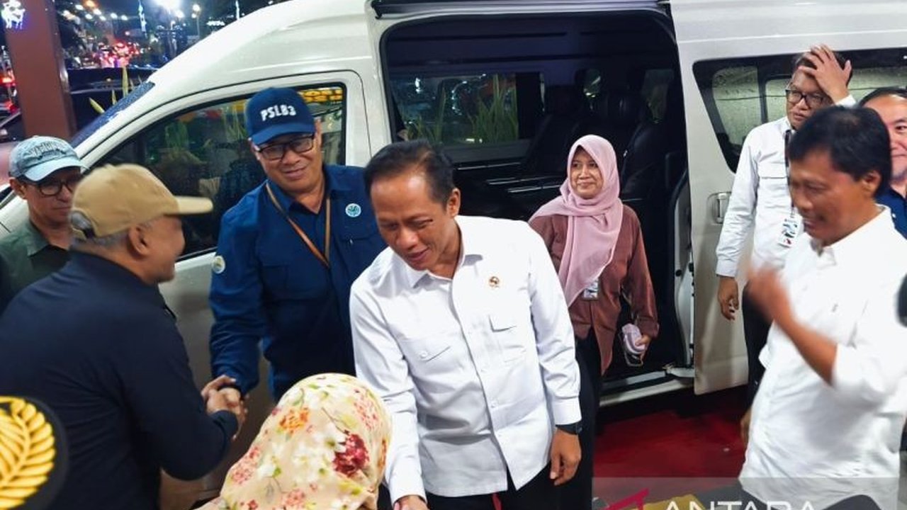 Menteri Lingkungan Hidup Hanif Faisol Nurofiq meminta Pemerintah Kota Cirebon memperkuat program pengelolaan sampah di wilayahnya, menekankan perlunya peningkatan kinerja dan fasilitas pendukung untuk dampak nyata.