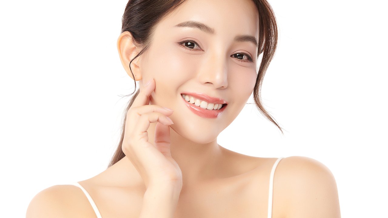 Ilustrasi perempuan melakukan skin prep.