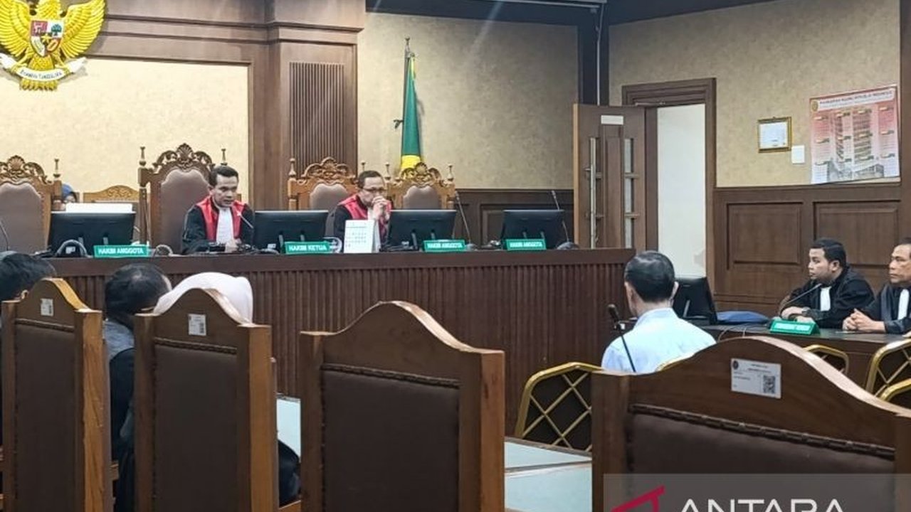 Komisi Yudisial (KY) merekomendasikan sanksi ringan berupa hakim nonpalu selama enam bulan bagi majelis hakim perkara Tom Lembong, menyusul pelanggaran Kode Etik dan Pedoman Perilaku Hakim.