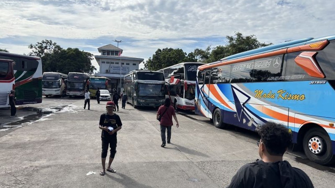 Ribuan penumpang memadati Terminal Tanjung Priok untuk **arus mudik Natal Tanjung Priok**, menunjukkan peningkatan signifikan pada periode libur Nataru 2025/2026.