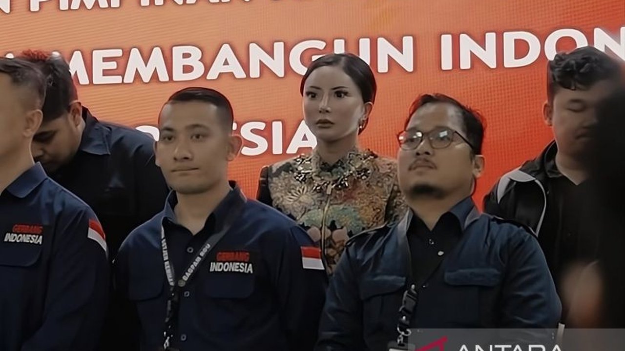 Kementerian Pertahanan (Kemhan) membantah tegas kabar viral mengenai selebgram Ayu Aulia sebagai Tim Kreatif Kemhan, meluruskan kesalahpahaman di media sosial dan menjelaskan status sebenarnya.
