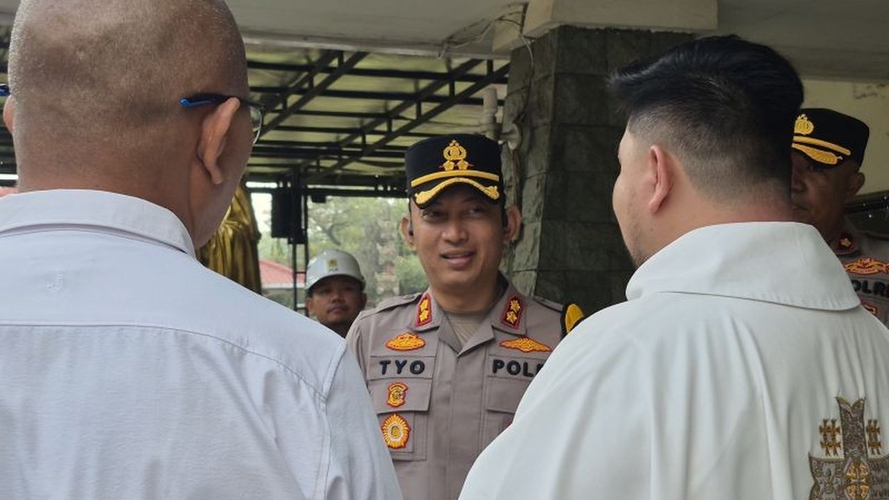 Polres Sumedang secara tegas memberlakukan larangan kembang api Malam Tahun Baru 2026 di seluruh wilayahnya, memastikan perayaan berjalan aman dan kondusif tanpa gangguan kamtibmas.