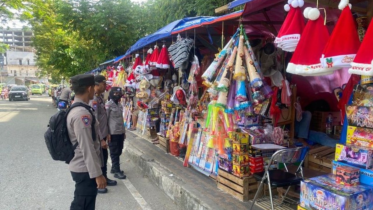 Jelang Tahun Baru 2026, Polda Maluku imbau pedagang petasan di Ambon untuk tidak menjualnya demi menjaga kamtibmas dan keselamatan masyarakat.