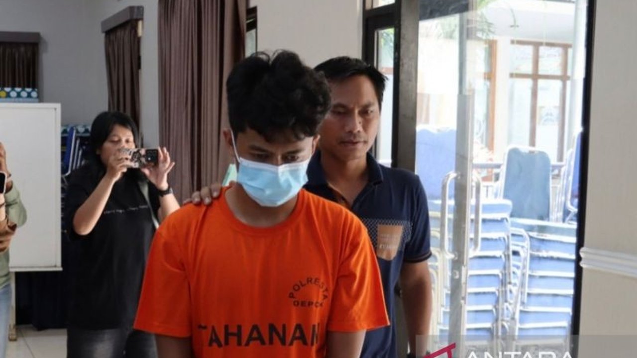 Kepolisian Resor Metro Depok telah menetapkan seorang pria berinisial H sebagai tersangka utama dalam kasus ancaman bom Depok yang menyasar 10 sekolah, setelah serangkaian penyelidikan intensif.