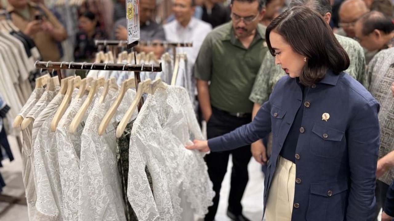Menteri Pariwisata Widiyanti Putri Wardhana menegaskan bahwa **kunjungan wisata Bali** tetap ramai selama periode libur Natal 2025 dan Tahun Baru 2026, membantah kabar sepinya wisatawan dan menunjukkan daya tarik pulau dewata.