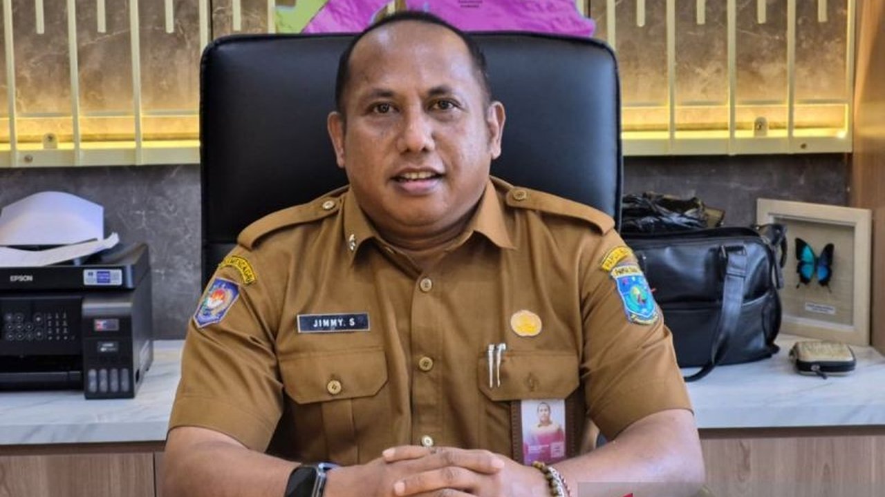 Dinas Kehutanan Papua Barat sukses menyalurkan 47.485 bibit tanaman serbaguna sepanjang tahun 2025, mendukung rehabilitasi lahan dan perhutanan sosial demi kemandirian masyarakat.