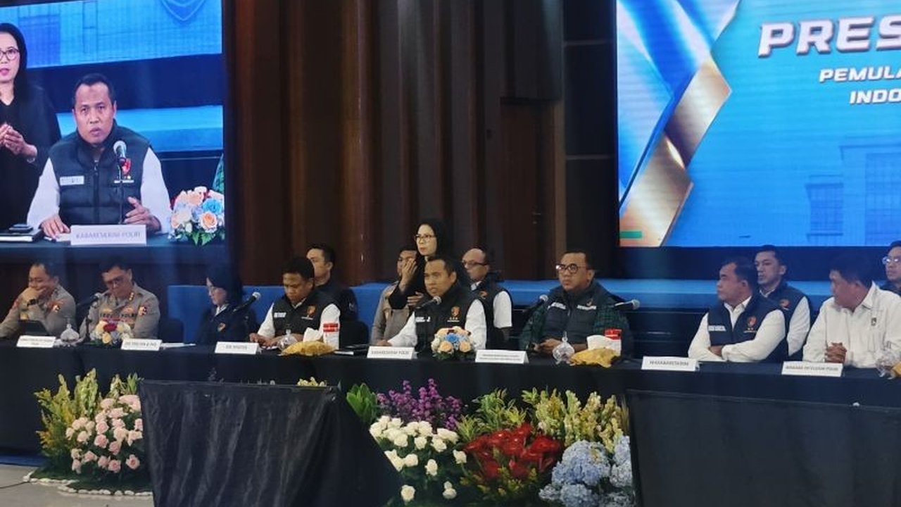 Kepolisian Negara Republik Indonesia (Polri) sukses melakukan repatriasi korban TPPO dari Kamboja, menyelamatkan sembilan WNI yang dipaksa bekerja sebagai scammer dan admin judi online.