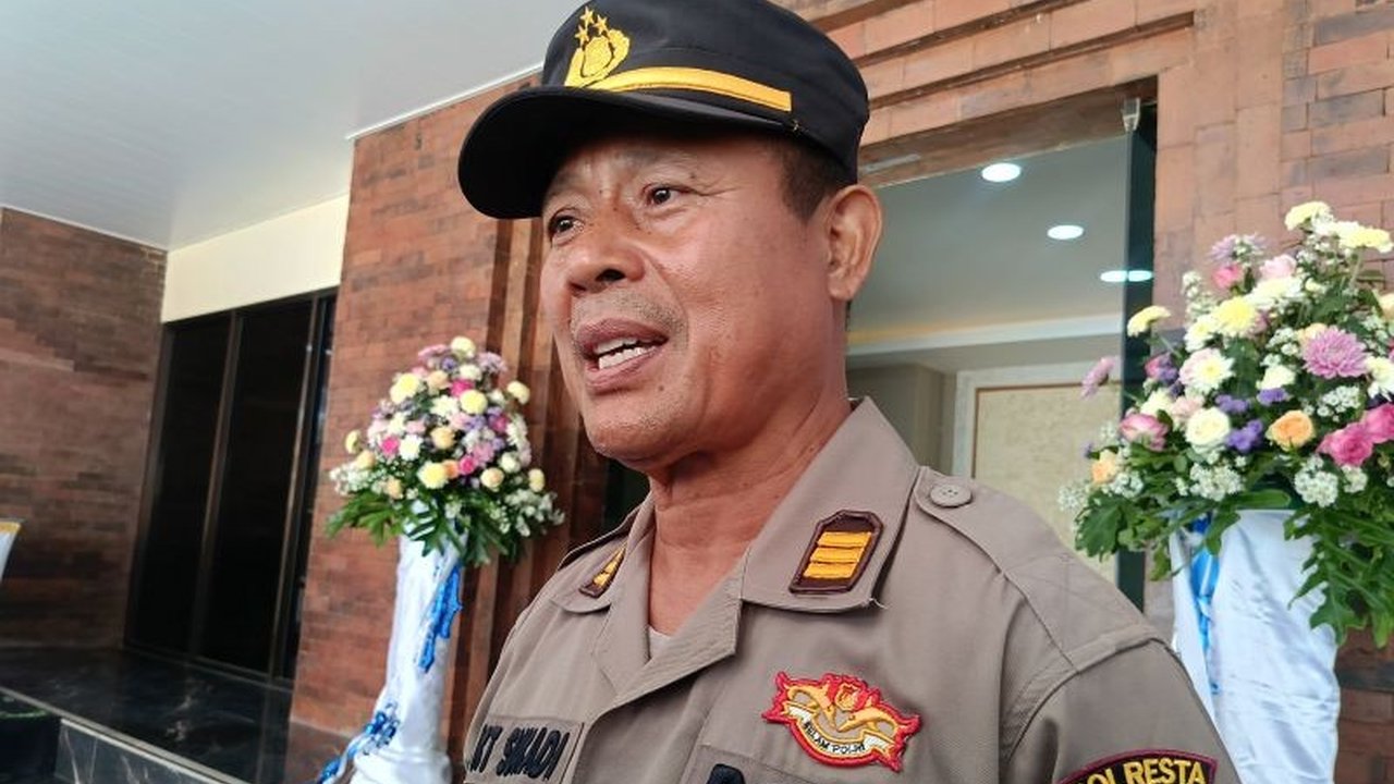 Polresta Denpasar resmi memberlakukan Larangan Kembang Api Tahun Baru, menyusul instruksi Kapolri sebagai bentuk empati terhadap korban bencana alam di berbagai wilayah Indonesia.