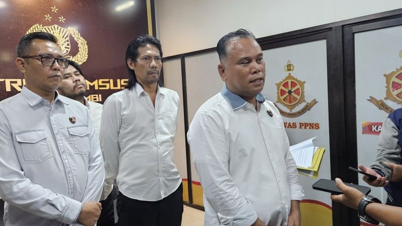 Direktorat Reserse Kriminal Khusus Polda Jambi berhasil menyelamatkan Rp13,03 miliar uang negara dari kasus korupsi sepanjang tahun 2025, menunjukkan komitmen kuat dalam pemberantasan korupsi.