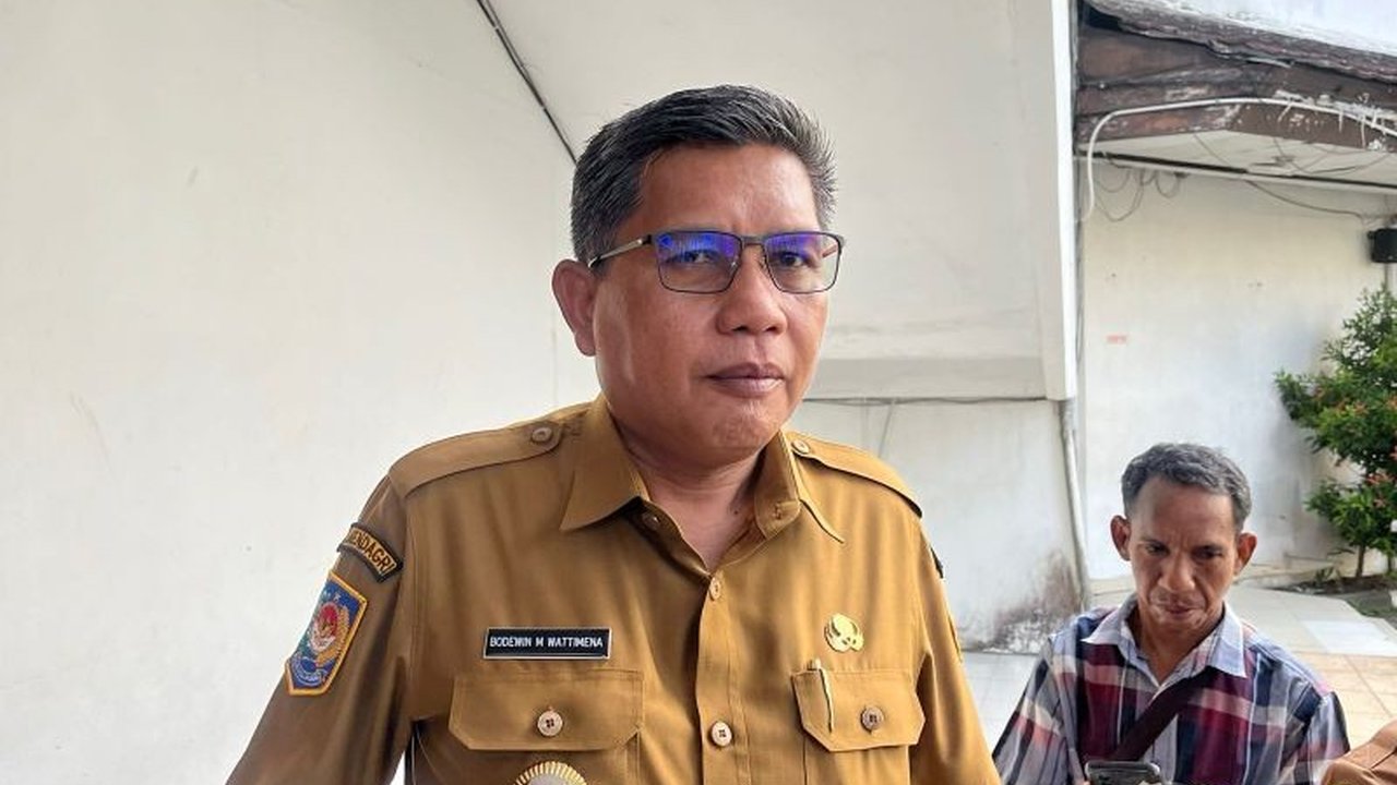 Wali Kota Ambon Bodewin M. Wattimena mengimbau masyarakat untuk terus menjaga situasi keamanan dan ketertiban kota, khususnya pasca-konflik, serta tidak mudah terprovokasi oleh isu-isu yang memecah belah.