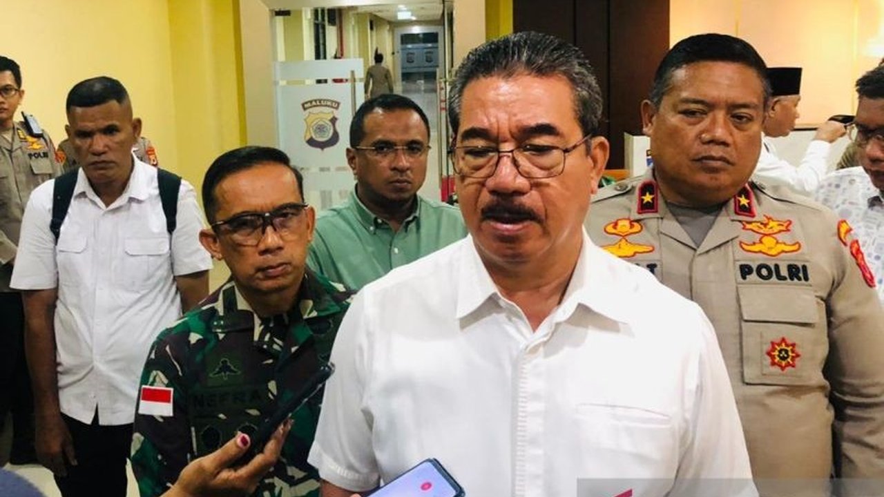 Polda Maluku Amankan Ambon dengan mengerahkan 300 personel gabungan pasca bentrokan antar kelompok pemuda, menjaga stabilitas keamanan dan mencegah konflik meluas.