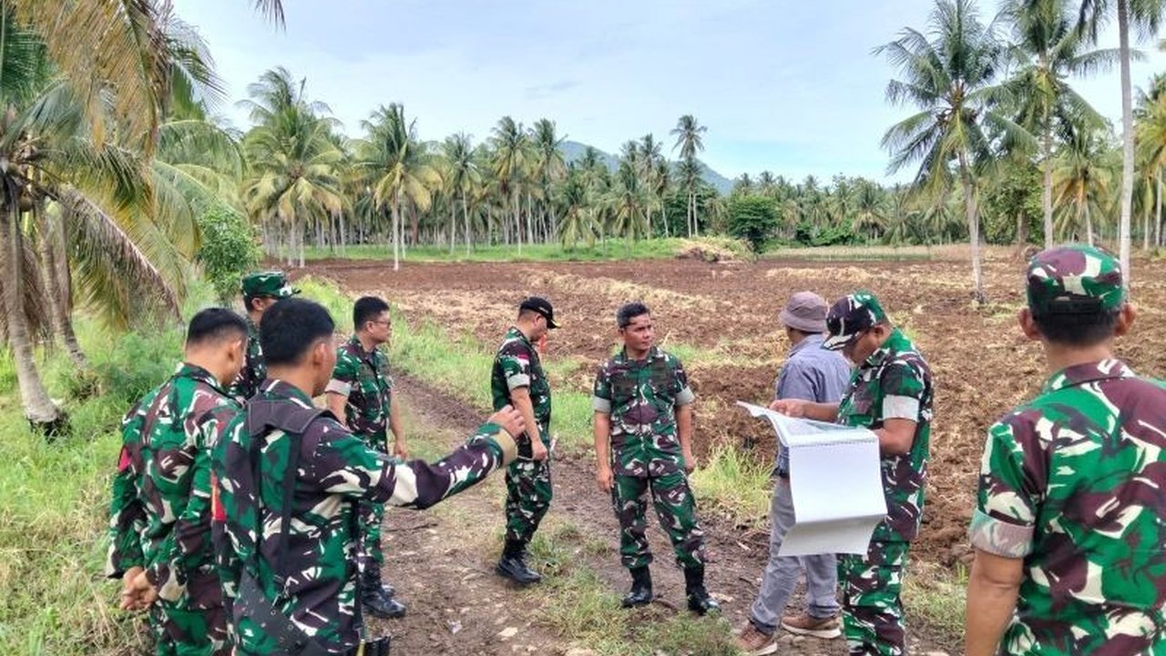 Aster Kasdam XIII/Merdeka meninjau kesiapan lokasi Program Cetak Sawah di Pohuwato, Gorontalo, sebagai langkah strategis penguatan ketahanan pangan nasional.
