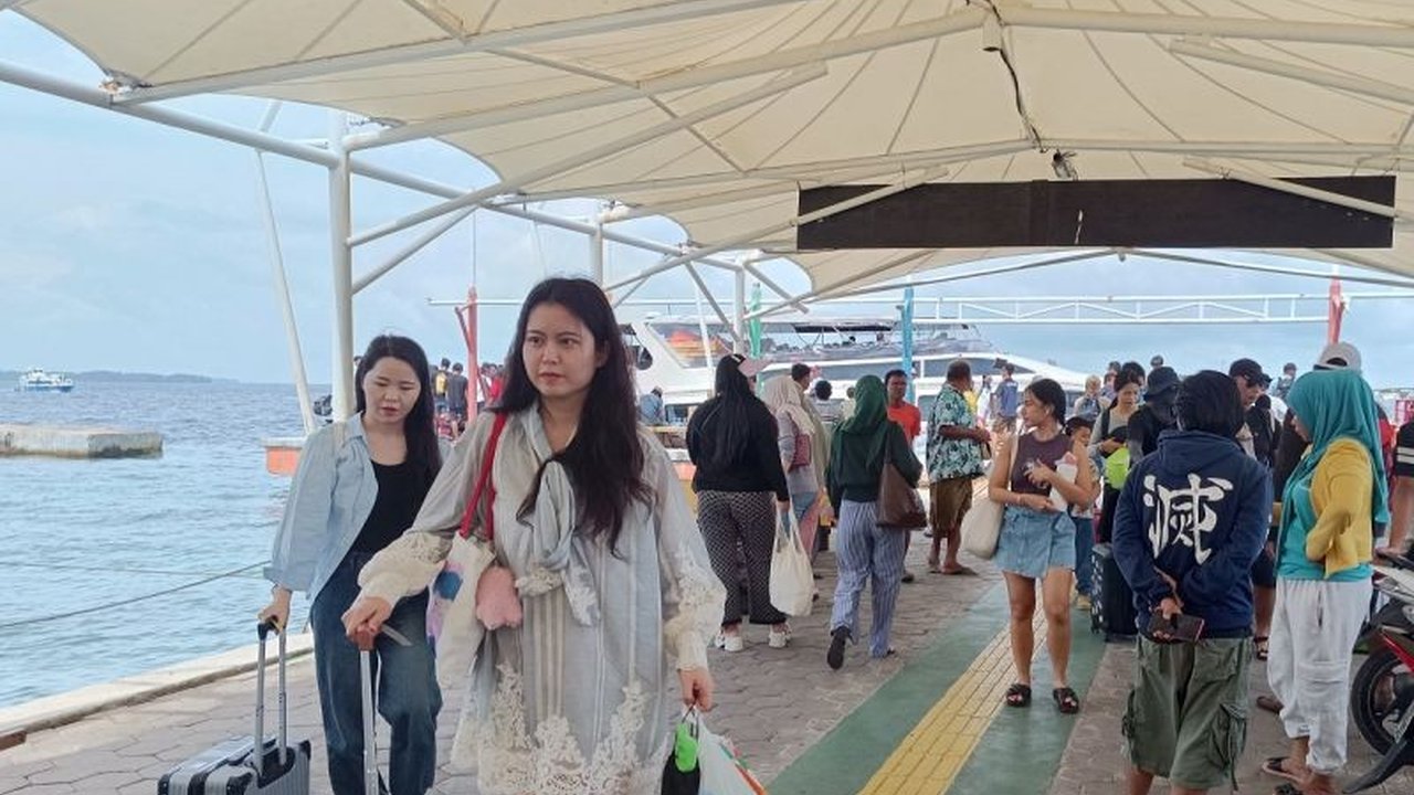 Minat wisatawan Kepulauan Seribu menunjukkan peningkatan signifikan selama libur Natal 2025 dan Tahun Baru 2026, memicu optimisme ekonomi lokal.