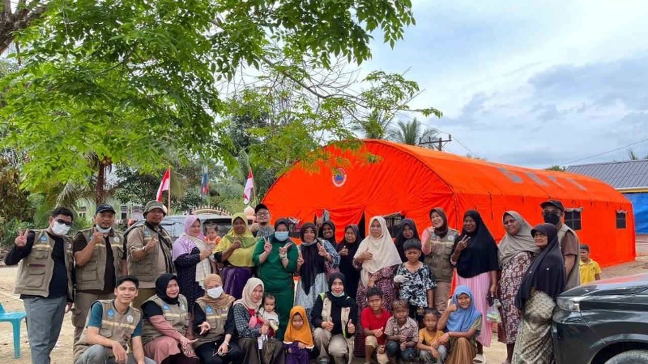 Tim Pengabdian Kepada Masyarakat (PKM) FK Untan menyalurkan Bantuan Banjir Aceh, memulihkan layanan kesehatan dan memberikan trauma healing di wilayah terdampak parah.