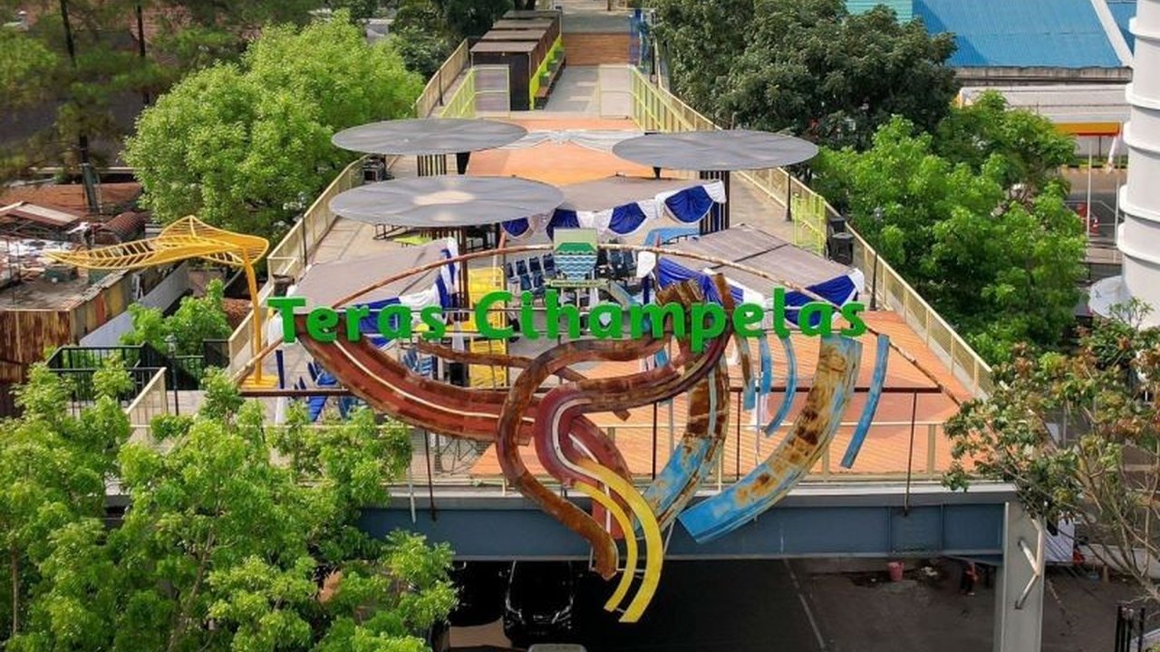 Pemkot Bandung mengambil langkah tegas dengan Penutupan Teras Cihampelas total di malam Tahun Baru 2026, antisipasi risiko dan pastikan keamanan warga serta wisatawan.