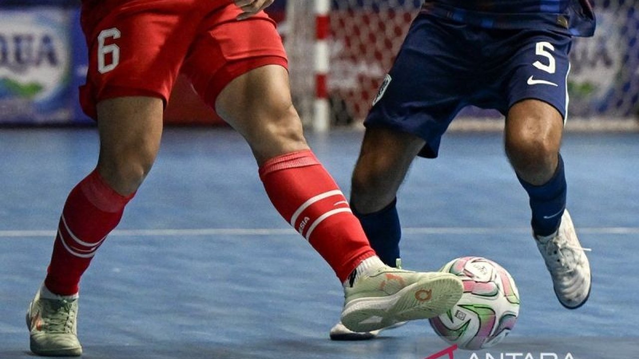 Timnas Futsal U-19 Indonesia tampil perkasa dengan kemenangan 7-3 atas Vietnam di semifinal, mengamankan tiket ke final Kejuaraan Futsal ASEAN U-19 2025 dan siap rebut juara.