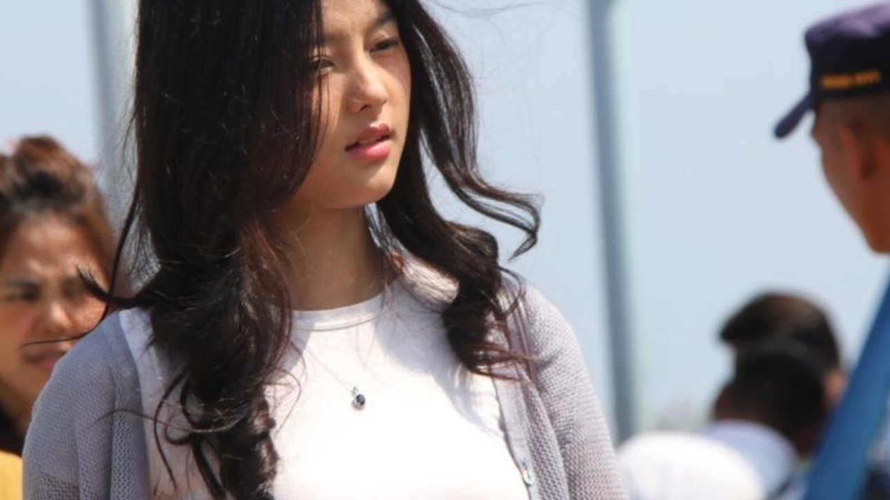 Ribuan wisatawan memadati Kepulauan Seribu selama libur Natal 2025, menunjukkan peningkatan signifikan dalam Kunjungan Wisatawan Kepulauan Seribu Natal 2025 yang memicu optimisme ekonomi lokal.